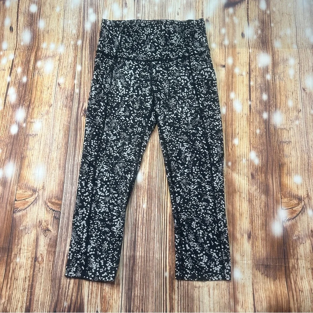 Lululemon Women’s Crop Leggins Size 4